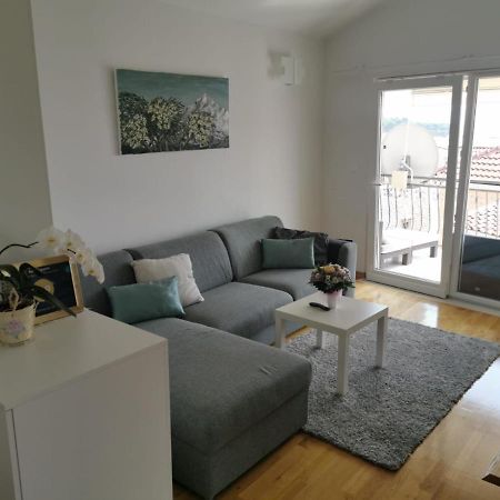 Apartments Dvor - Ap1, Ap2, Ap3 Baška Voda Esterno foto