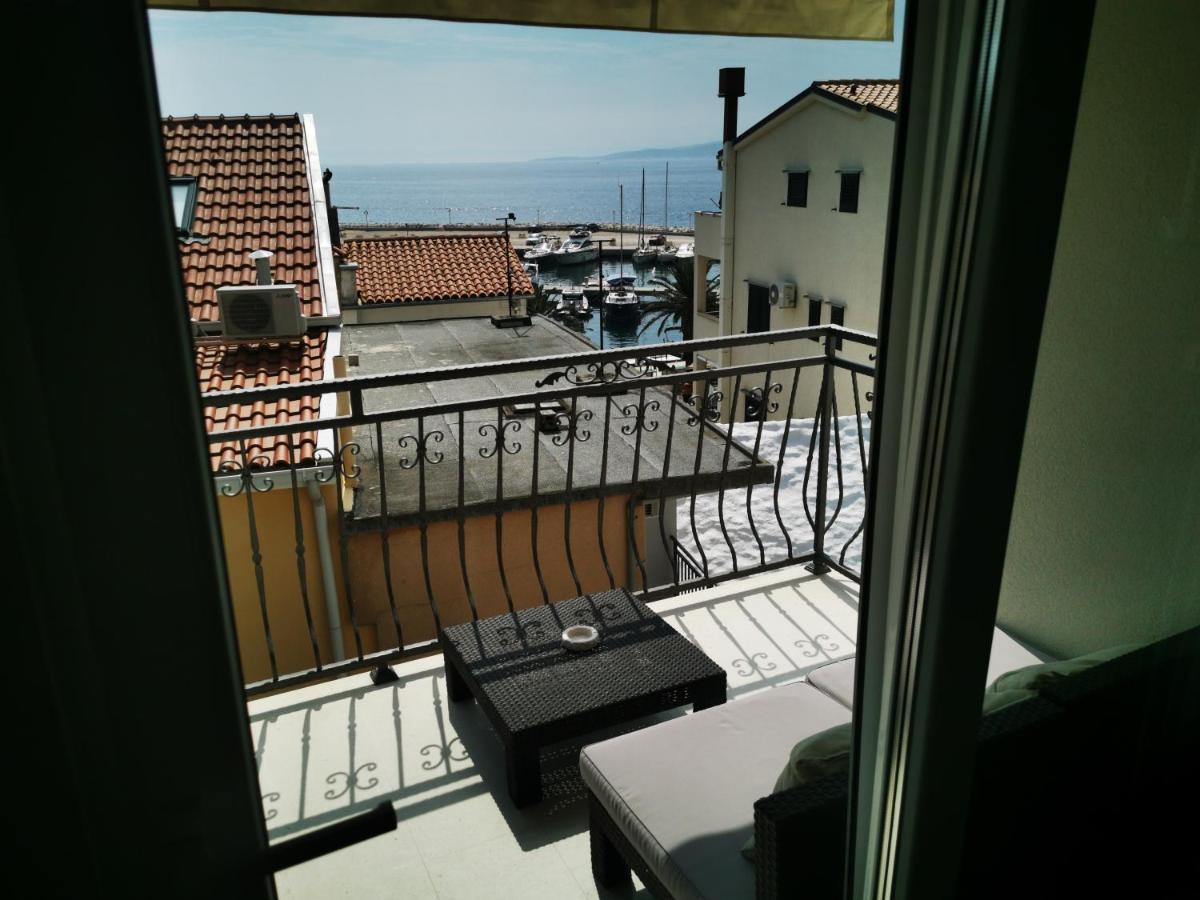 Apartments Dvor - Ap1, Ap2, Ap3 Baška Voda Esterno foto