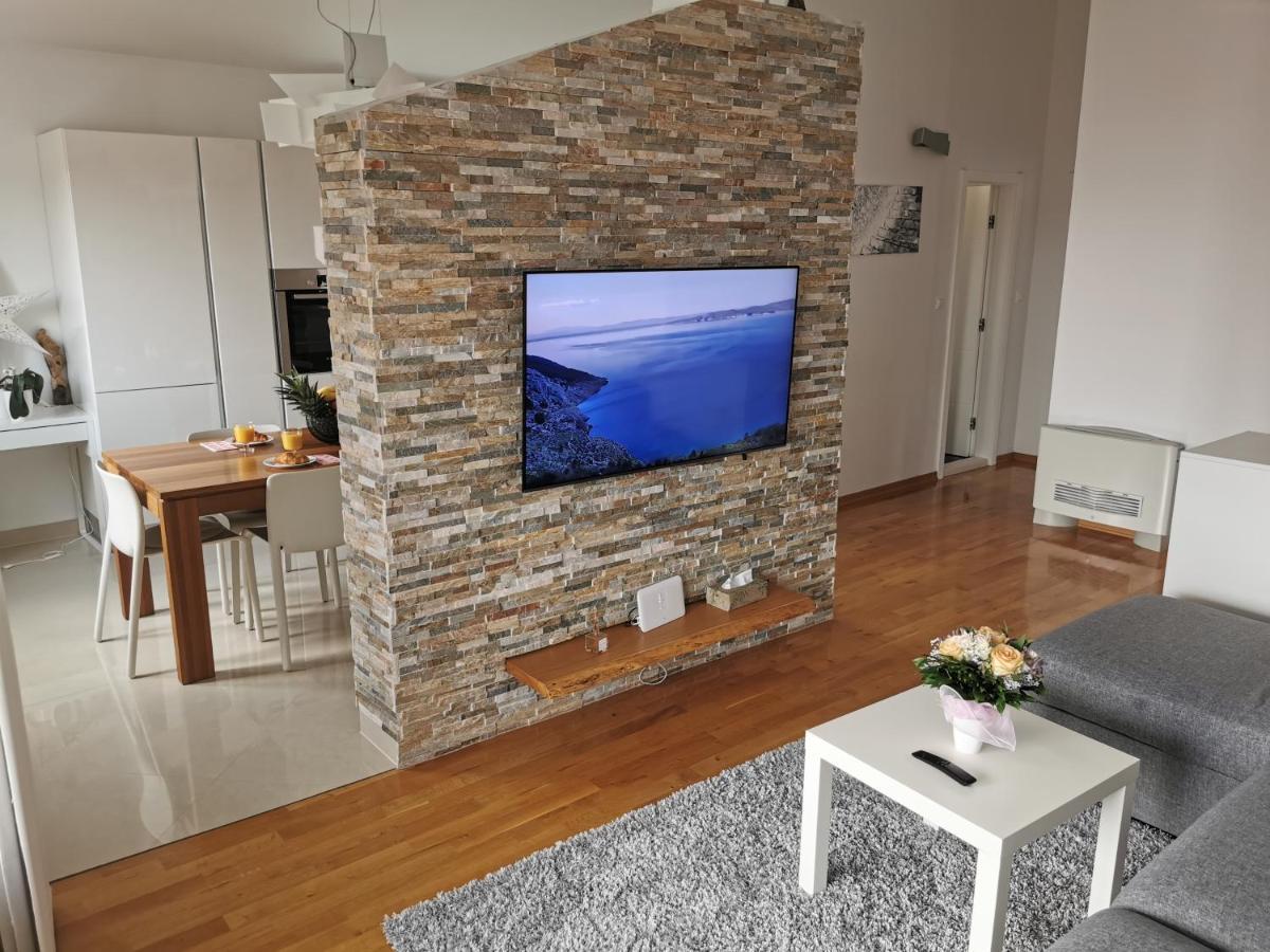 Apartments Dvor - Ap1, Ap2, Ap3 Baška Voda Esterno foto