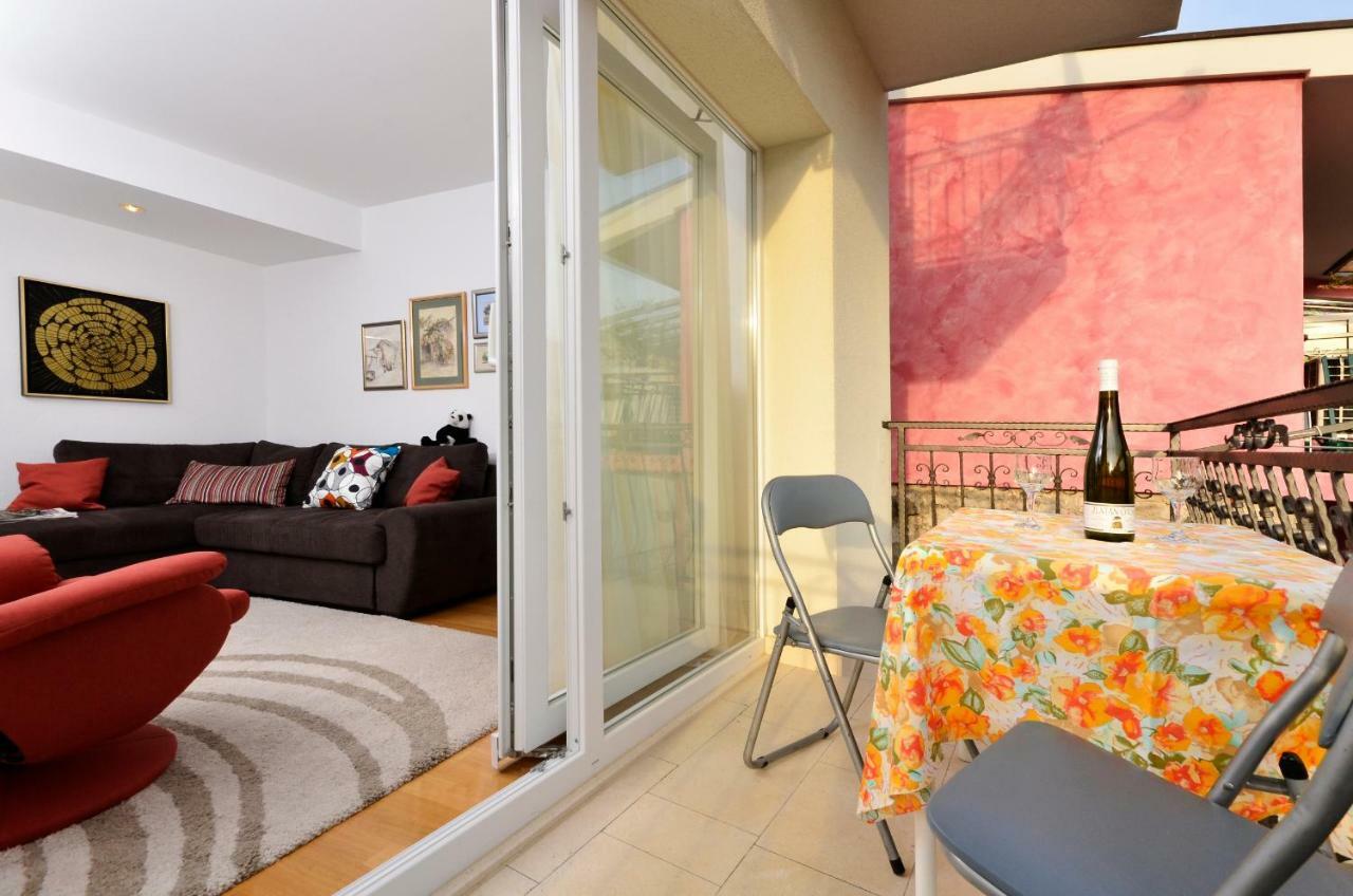 Apartments Dvor - Ap1, Ap2, Ap3 Baška Voda Esterno foto