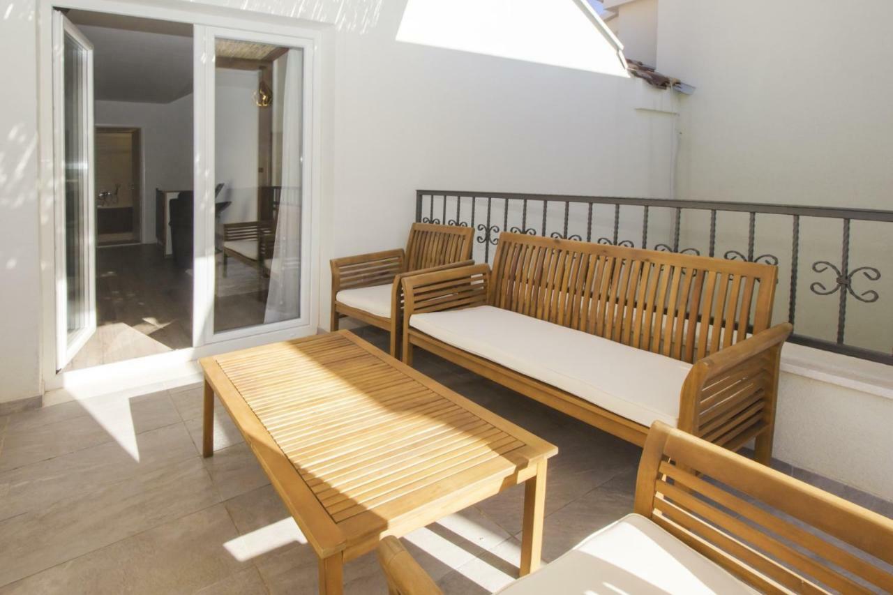 Apartments Dvor - Ap1, Ap2, Ap3 Baška Voda Esterno foto