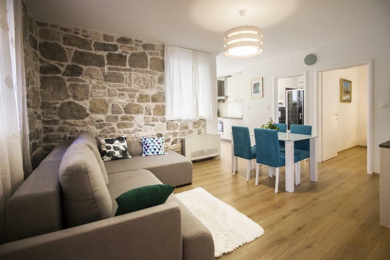 Apartments Dvor - Ap1, Ap2, Ap3 Baška Voda Esterno foto