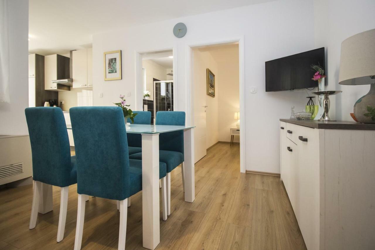 Apartments Dvor - Ap1, Ap2, Ap3 Baška Voda Esterno foto