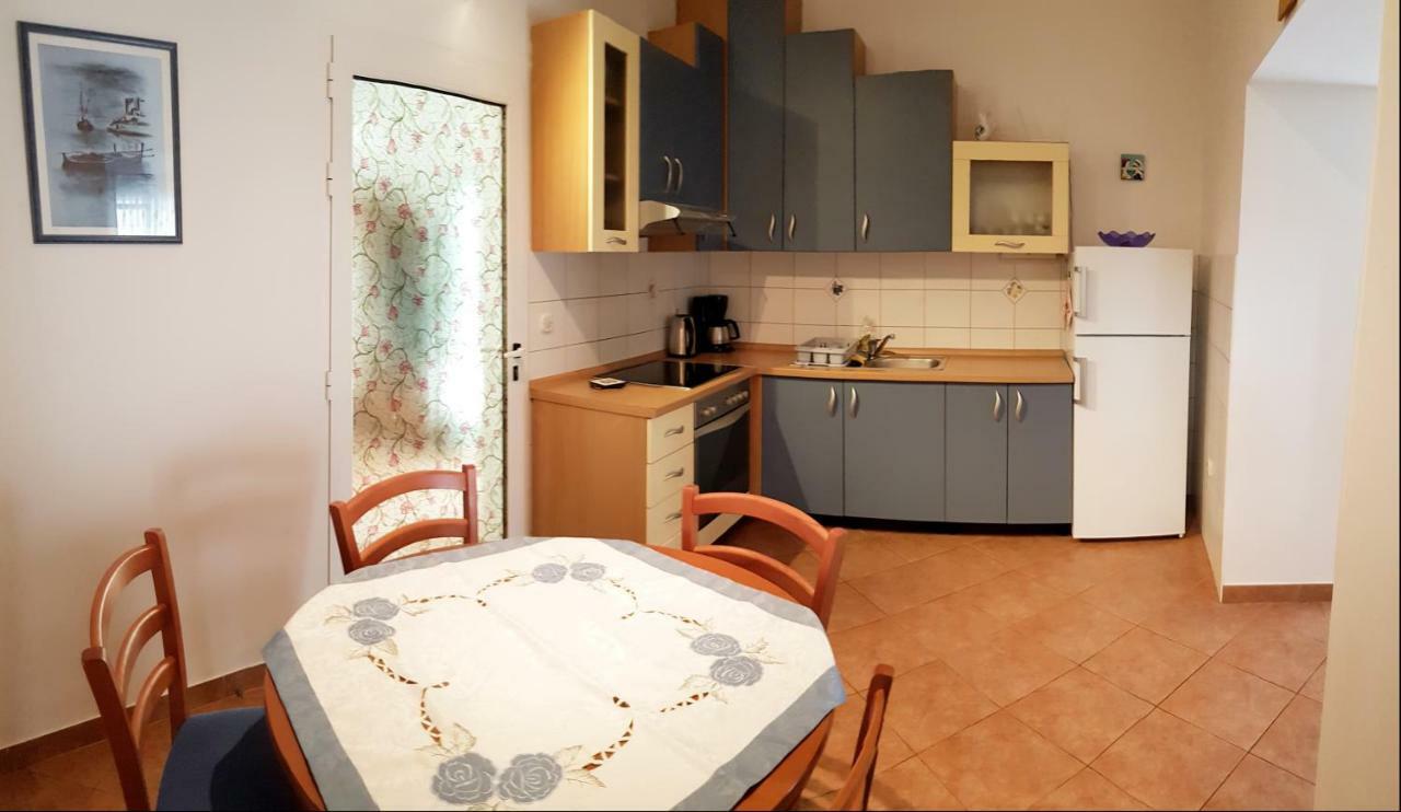 Apartments Dvor - Ap1, Ap2, Ap3 Baška Voda Esterno foto