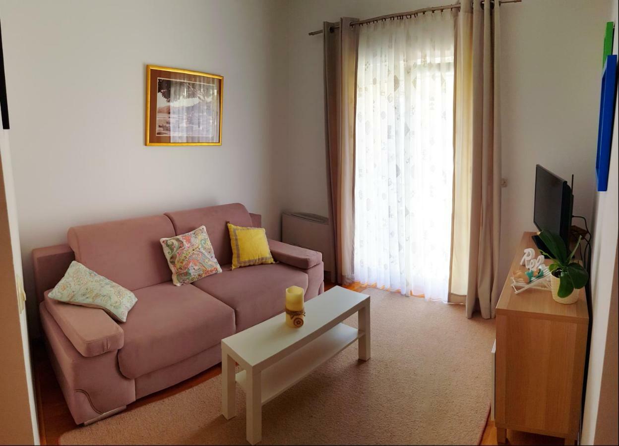 Apartments Dvor - Ap1, Ap2, Ap3 Baška Voda Esterno foto